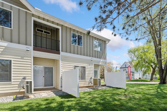 425 W 8th Street 19, New Richmond, WI 54017