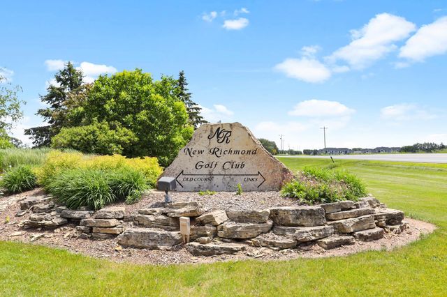 425 W 8th Street 19, New Richmond, WI 54017