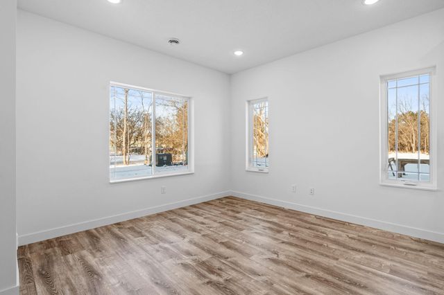 425 W 8th Street 19, New Richmond, WI 54017