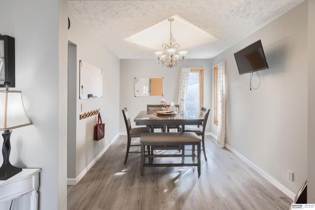 1009 Skyline Drive, Omaha, NE 68022