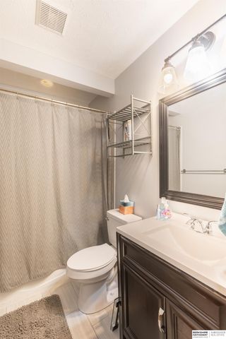 1009 Skyline Drive, Omaha, NE 68022