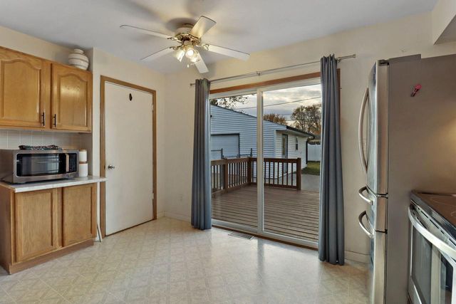 8542 19th AVENUE, Kenosha, WI 53143