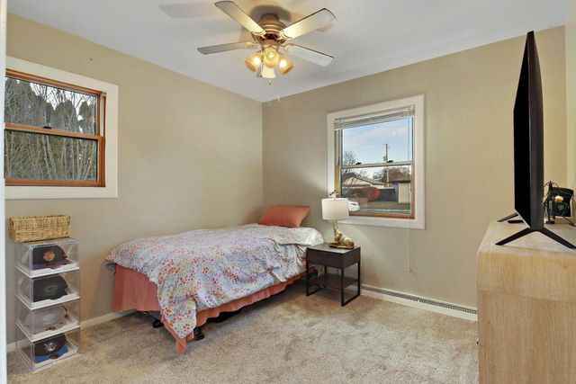 8542 19th AVENUE, Kenosha, WI 53143