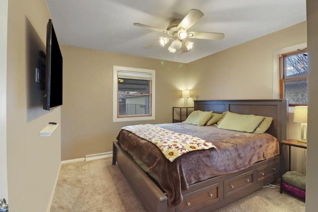 8542 19th AVENUE, Kenosha, WI 53143