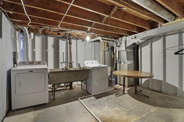 8542 19th AVENUE, Kenosha, WI 53143