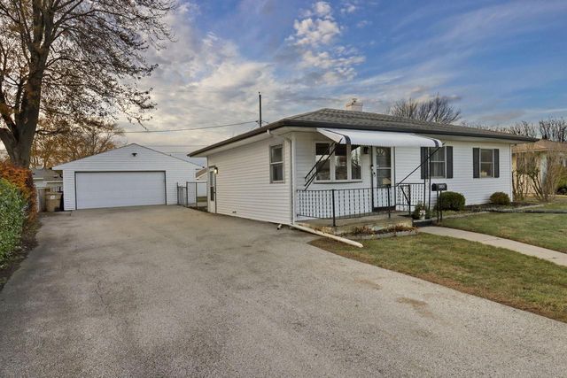 8542 19th AVENUE, Kenosha, WI 53143