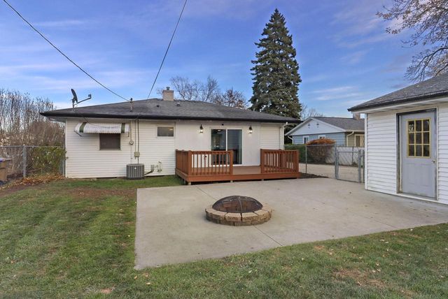 8542 19th AVENUE, Kenosha, WI 53143