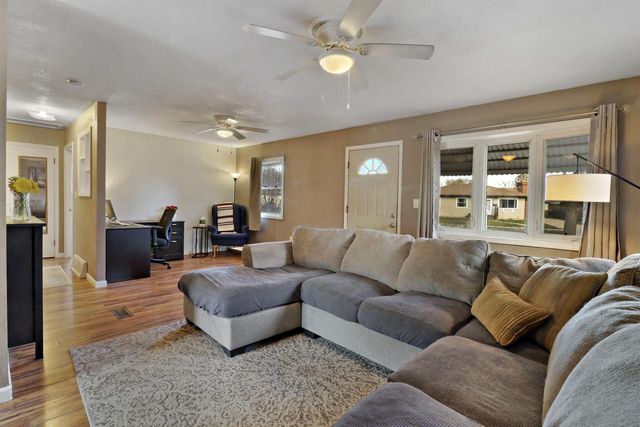 8542 19th AVENUE, Kenosha, WI 53143