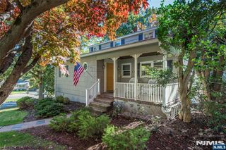 11 Cresthill Road, Verona, NJ 07044