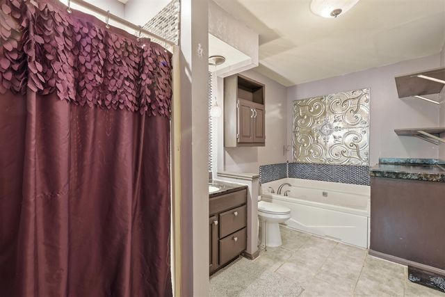5850 E Napier Avenue, Benton Harbor, MI 49022