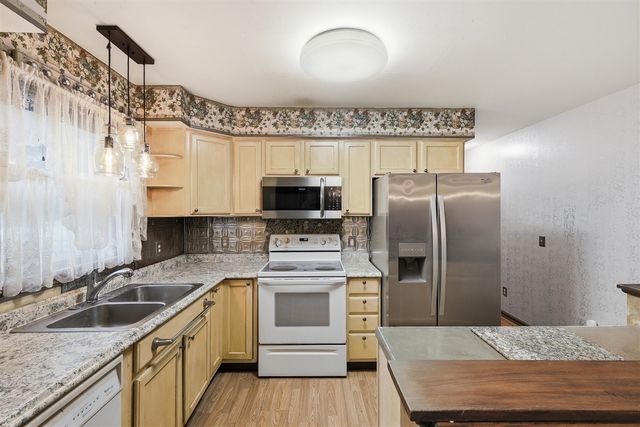 5850 E Napier Avenue, Benton Harbor, MI 49022
