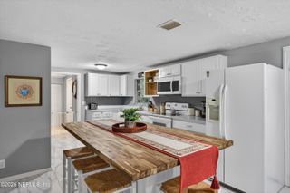 7221 DOSTIE Drive, Jacksonville, FL 32209