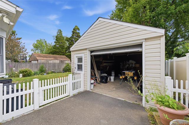 43 Nassau Avenue, Plainview, NY 11803