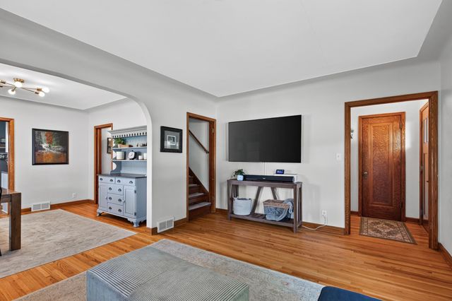 1117 Stryker Avenue, West Saint Paul, MN 55118