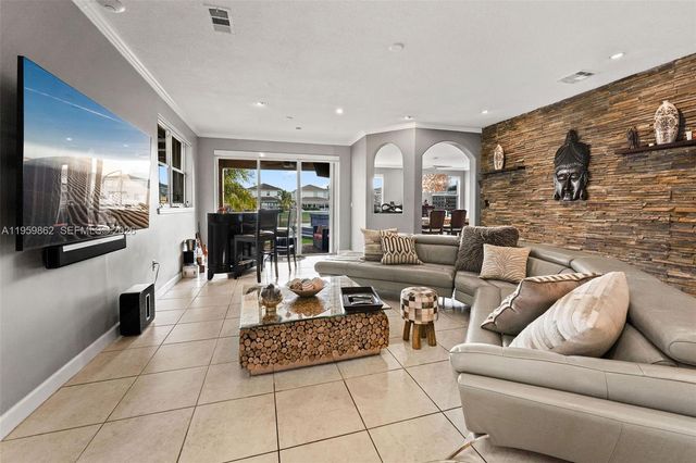 11258 NW 47th Ln, Doral, FL 33178