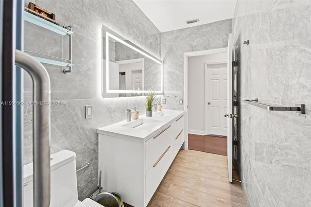 11258 NW 47th Ln, Doral, FL 33178