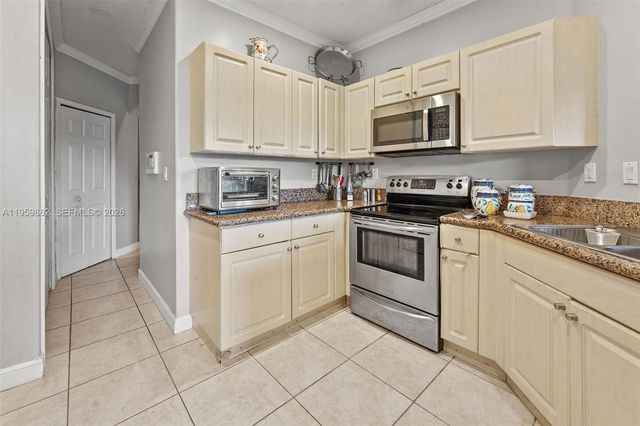 11258 NW 47th Ln, Doral, FL 33178