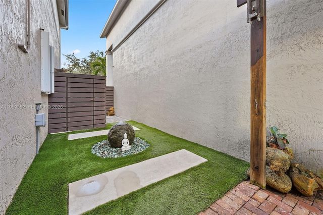 11258 NW 47th Ln, Doral, FL 33178