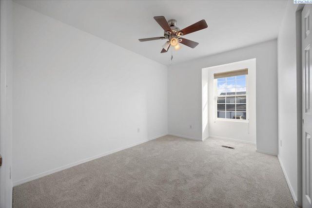 1708 W 24th Ave, Kennewick, WA 99337