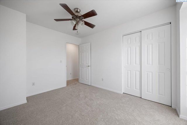 1708 W 24th Ave, Kennewick, WA 99337