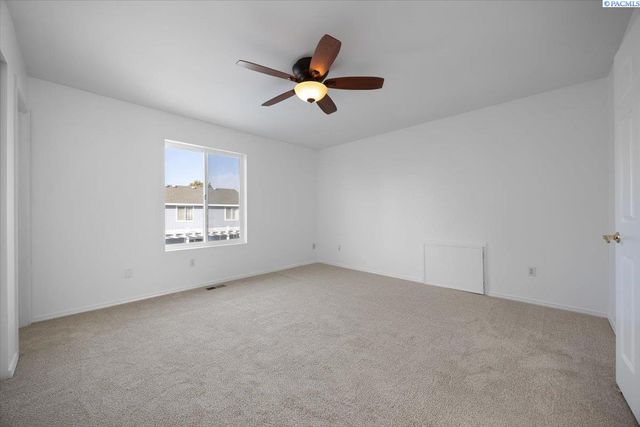 1708 W 24th Ave, Kennewick, WA 99337