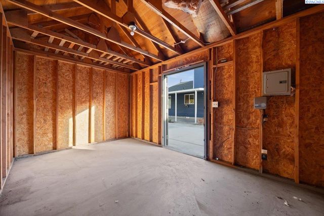 1708 W 24th Ave, Kennewick, WA 99337