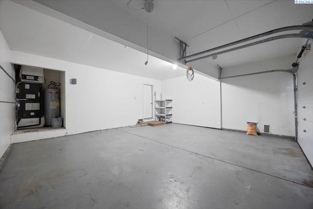 1708 W 24th Ave, Kennewick, WA 99337