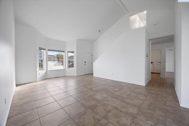 1708 W 24th Ave, Kennewick, WA 99337