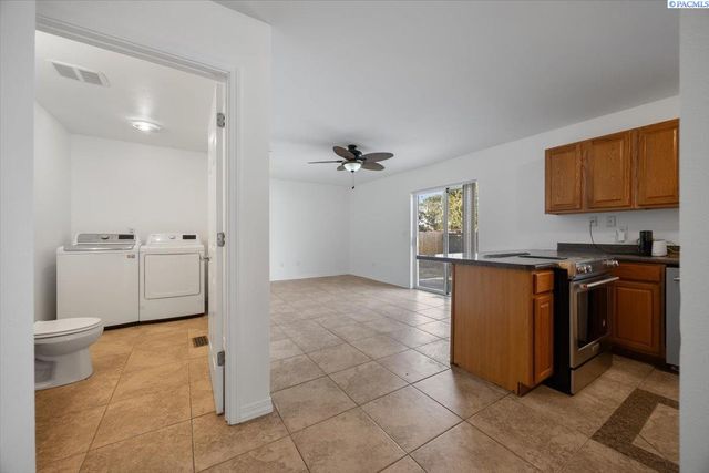 1708 W 24th Ave, Kennewick, WA 99337