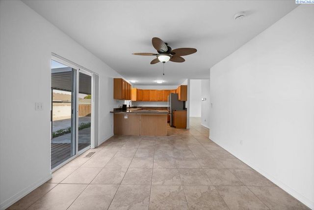 1708 W 24th Ave, Kennewick, WA 99337