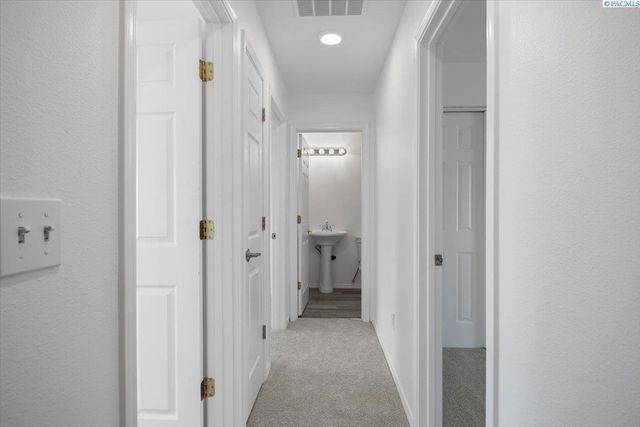 1708 W 24th Ave, Kennewick, WA 99337