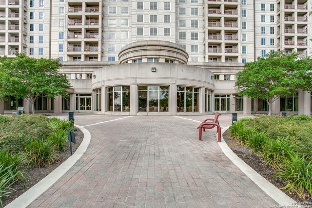 1 Towers Park Ln Apt 1813, San Antonio, TX 78209