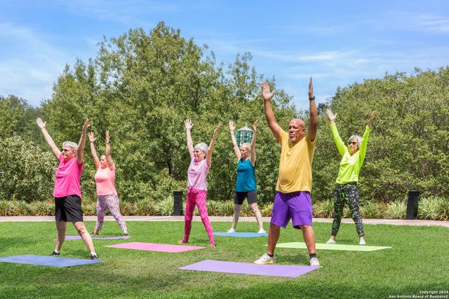 1 Towers Park Ln Apt 1813, San Antonio, TX 78209