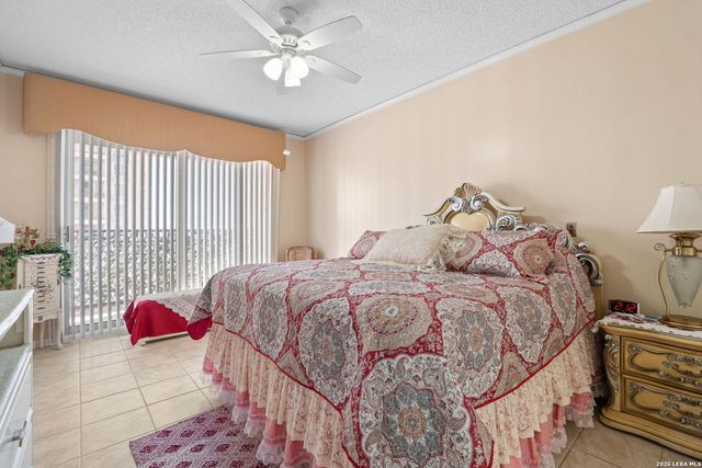 1 Towers Park Ln Apt 1813, San Antonio, TX 78209