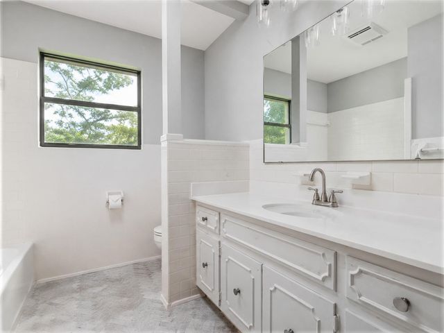 2707 North DR, Taylor, TX 76574