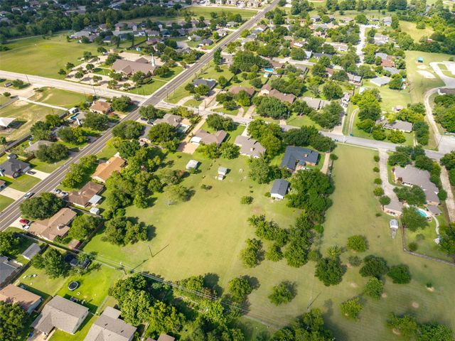 2707 North DR, Taylor, TX 76574
