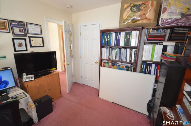 1376 Chopsey Hill Road, Bridgeport, CT 06606