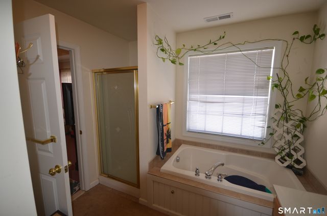 1376 Chopsey Hill Road, Bridgeport, CT 06606