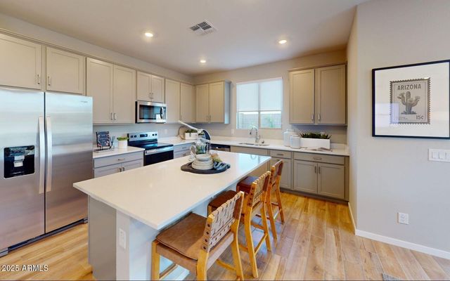 455 W FREMONT Pass, Apache Junction, AZ 85120