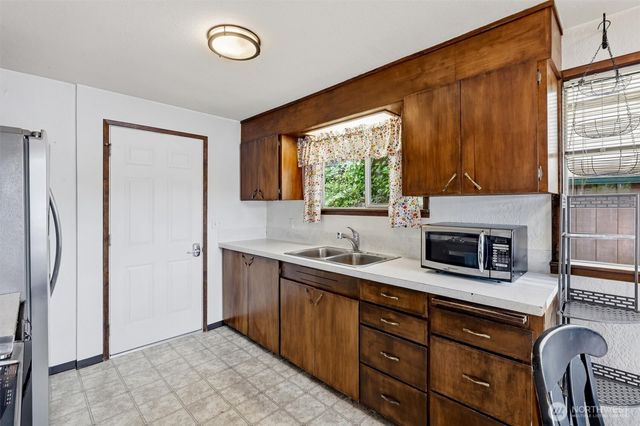 2020 S Lake Roesiger Road, Snohomish, WA 98290