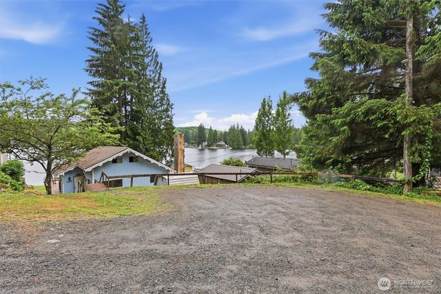 2020 S Lake Roesiger Road, Snohomish, WA 98290