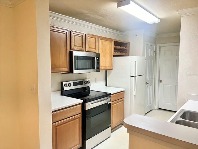 18469 BRIDLE CLUB DRIVE Building 3, Tampa, FL 33647