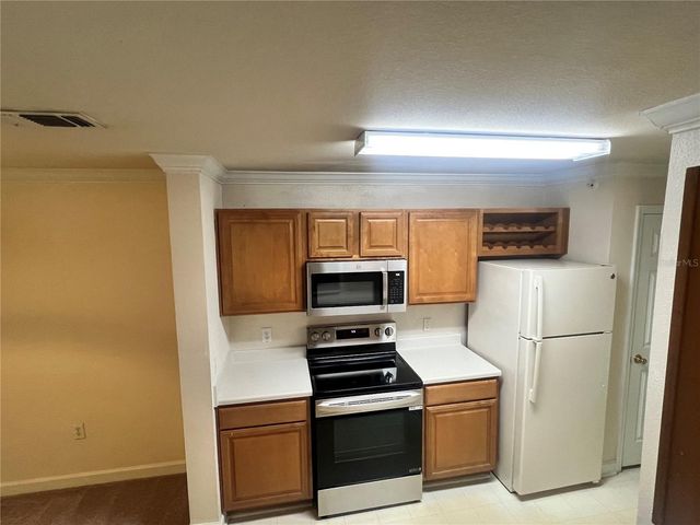 18469 BRIDLE CLUB DRIVE Building 3, Tampa, FL 33647