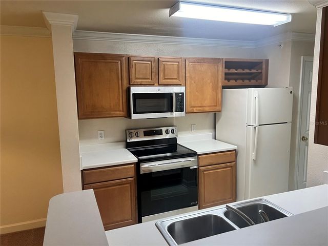 18469 BRIDLE CLUB DRIVE Building 3, Tampa, FL 33647