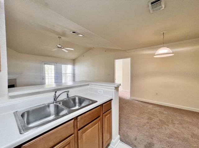18469 BRIDLE CLUB DRIVE Building 3, Tampa, FL 33647