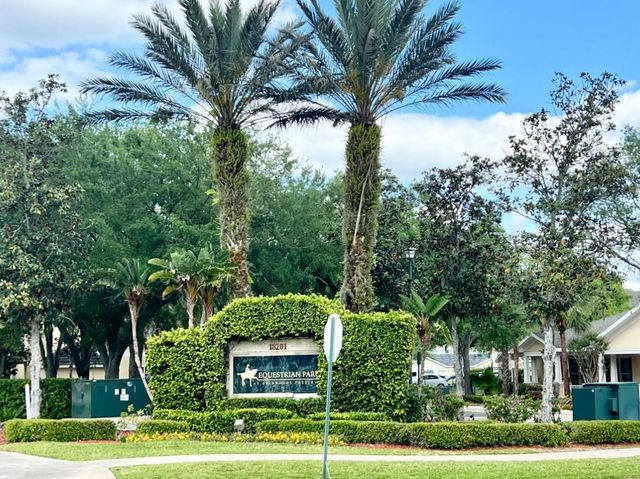 18469 BRIDLE CLUB DRIVE Building 3, Tampa, FL 33647