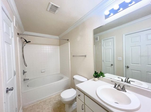 18469 BRIDLE CLUB DRIVE Building 3, Tampa, FL 33647