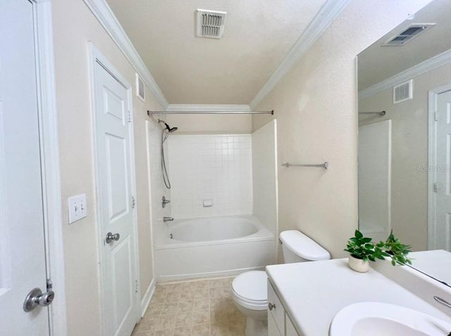 18469 BRIDLE CLUB DRIVE Building 3, Tampa, FL 33647