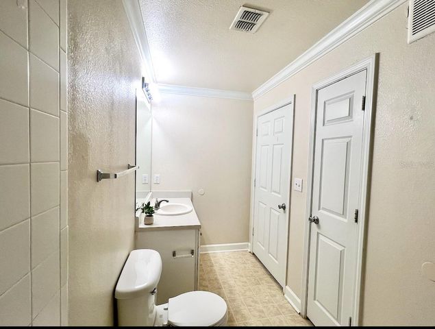 18469 BRIDLE CLUB DRIVE Building 3, Tampa, FL 33647
