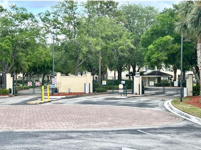 18469 BRIDLE CLUB DRIVE Building 3, Tampa, FL 33647